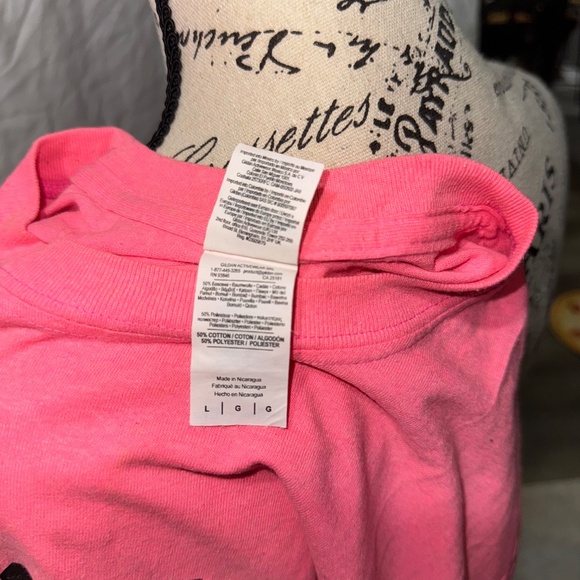 T-Shirt - Picture 2 of 5